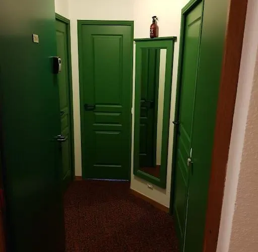 Le Rami, 5 Personnes Au Pied * لا بلاني