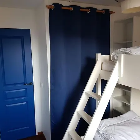 Le Rami, 5 Personnes Au Pied 拉普拉涅