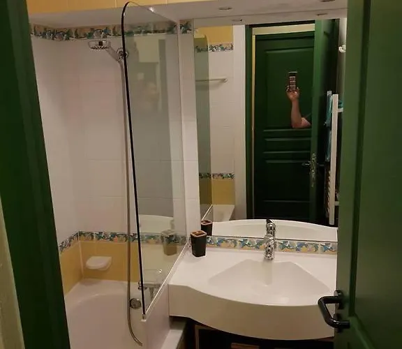 Le Rami, 5 Personnes Au Pied *