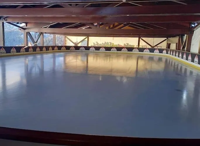 Le Rami, 5 Personnes Au Pied