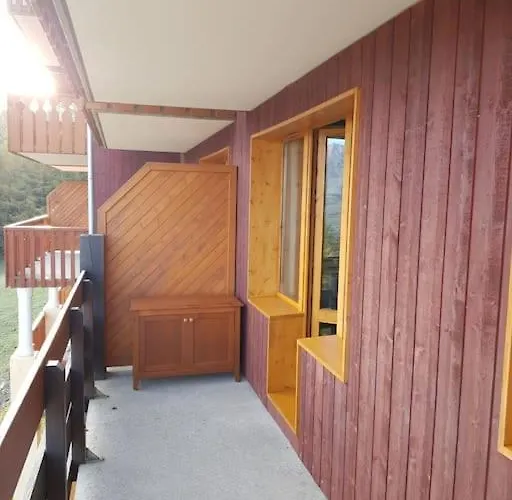 Le Rami, 5 Personnes Au Pied *